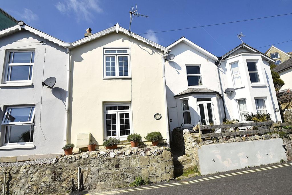 Property photo 1 of 10 Front (Exterior)