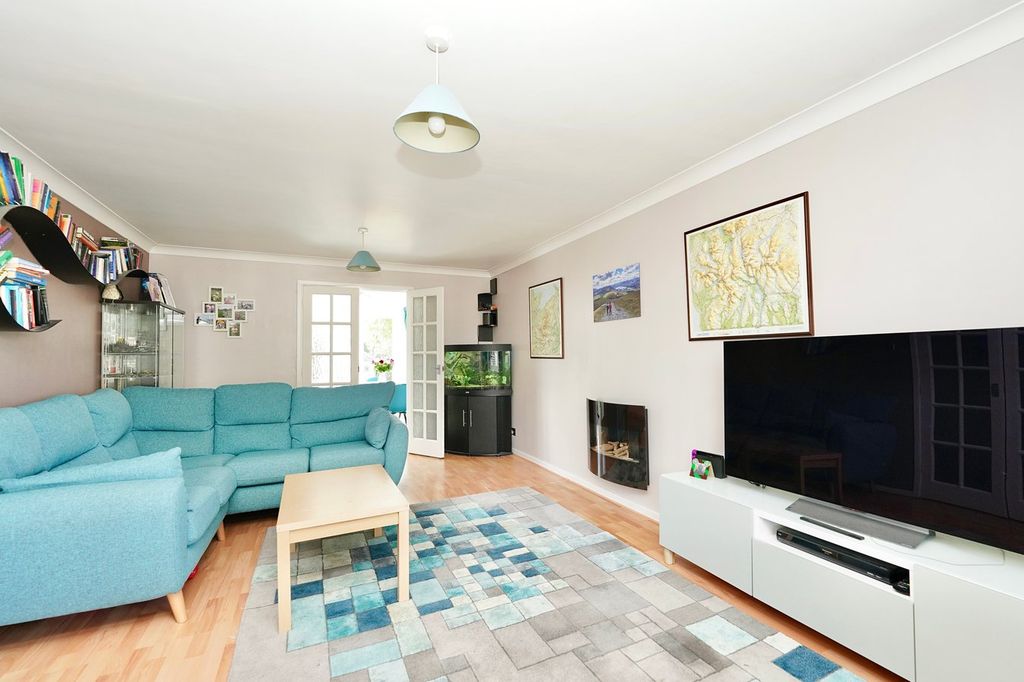 Property photo 3 of 17