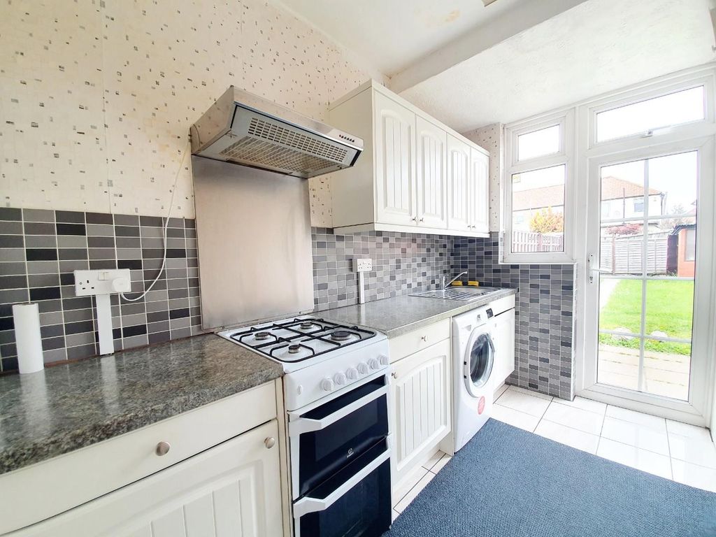 Property photo 1 of 10 Kitchen