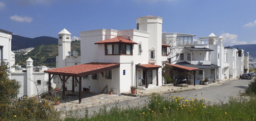Property photo 1 of 21 Traditional Bodrum Villa For Sale €“ Classic Family Property
