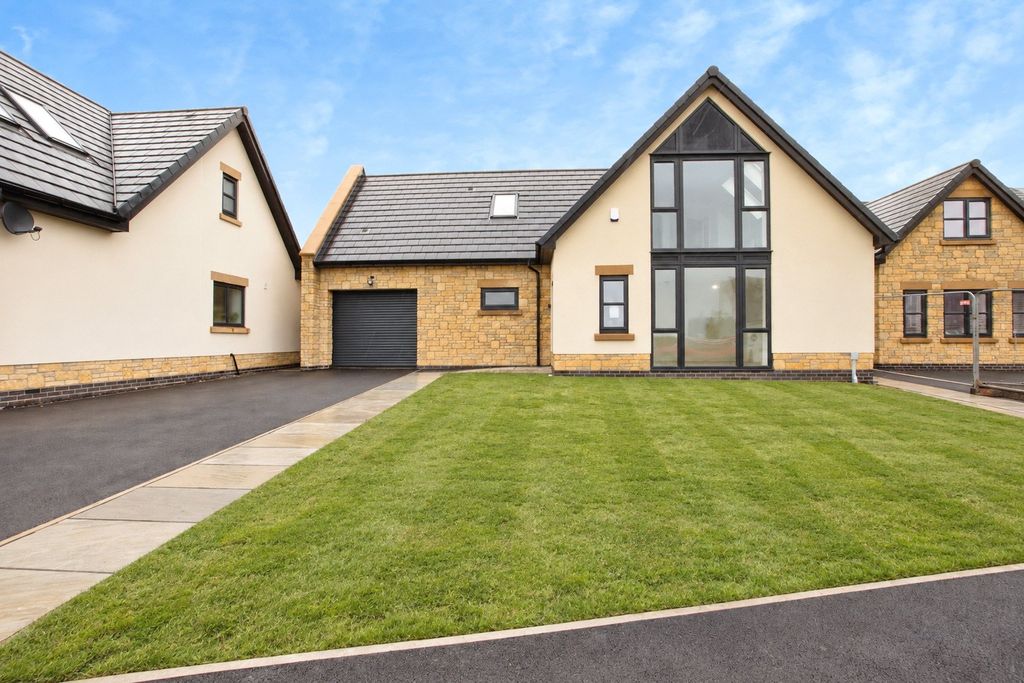 Property photo 2 of 17 Picture No. 36