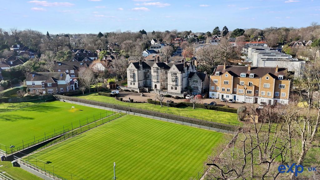 Property photo 1 of 28