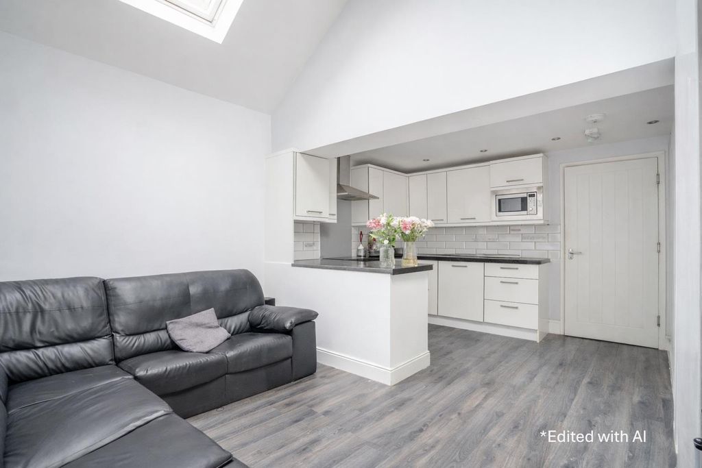 Property photo 2 of 15 Kitchen