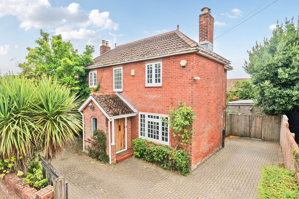 Property photo 1 of 11