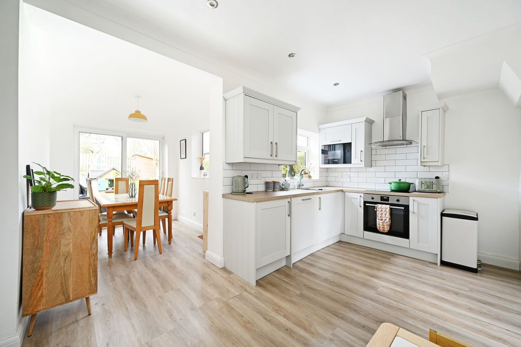 Property photo 2 of 29 Dining Kitchen