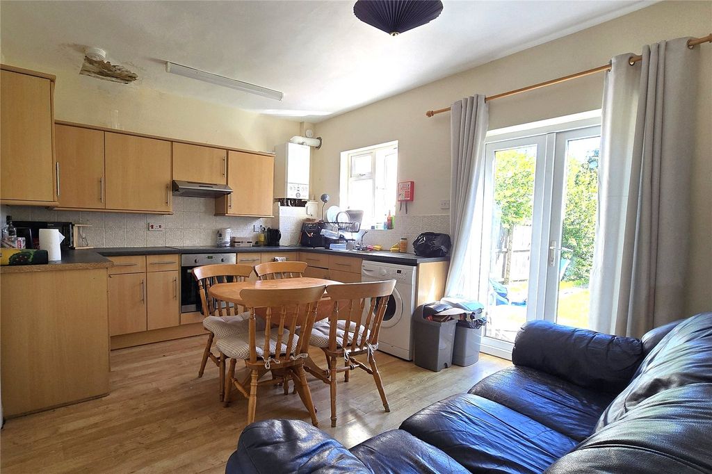 Property photo 2 of 13 Picture No. 16