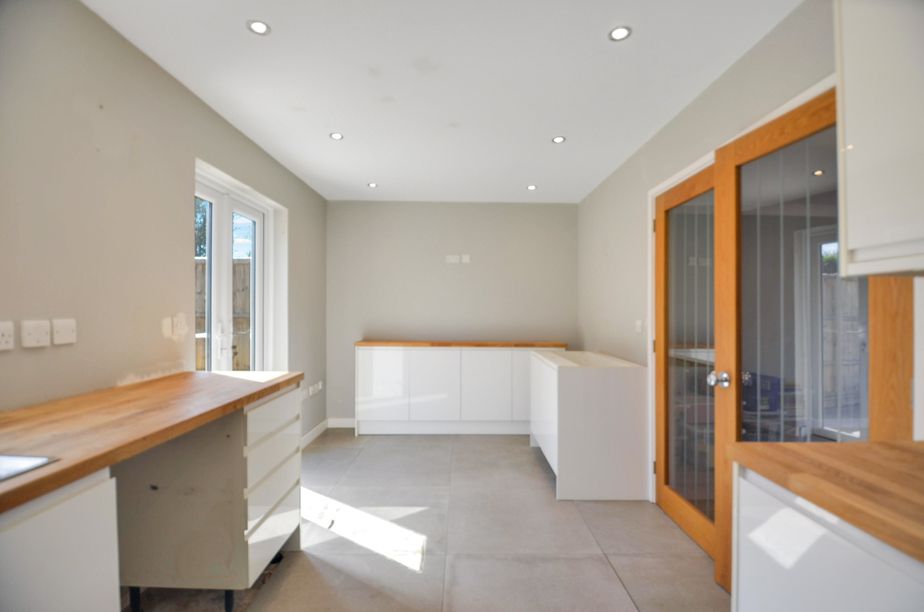 Property photo 2 of 29 Kitchen Dining Room (2).Jpg