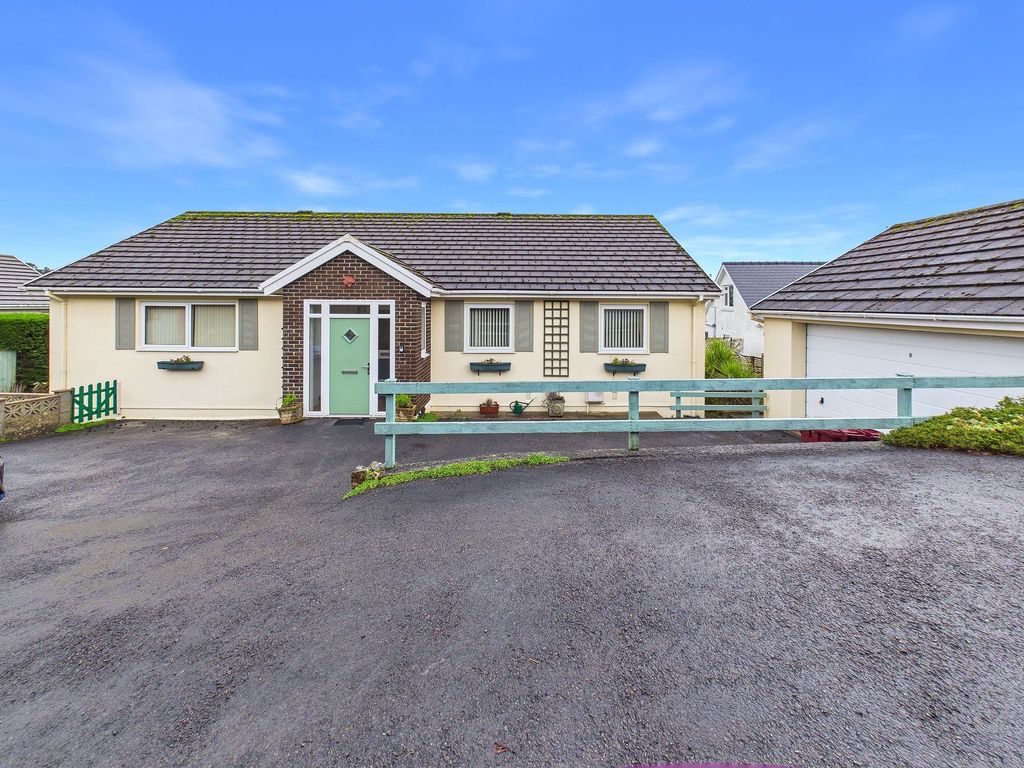 Property photo 2 of 28