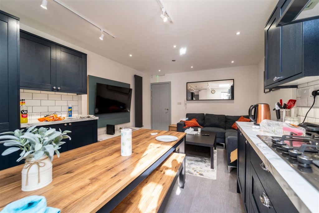Property photo 3 of 18 Nik01106.Jpg