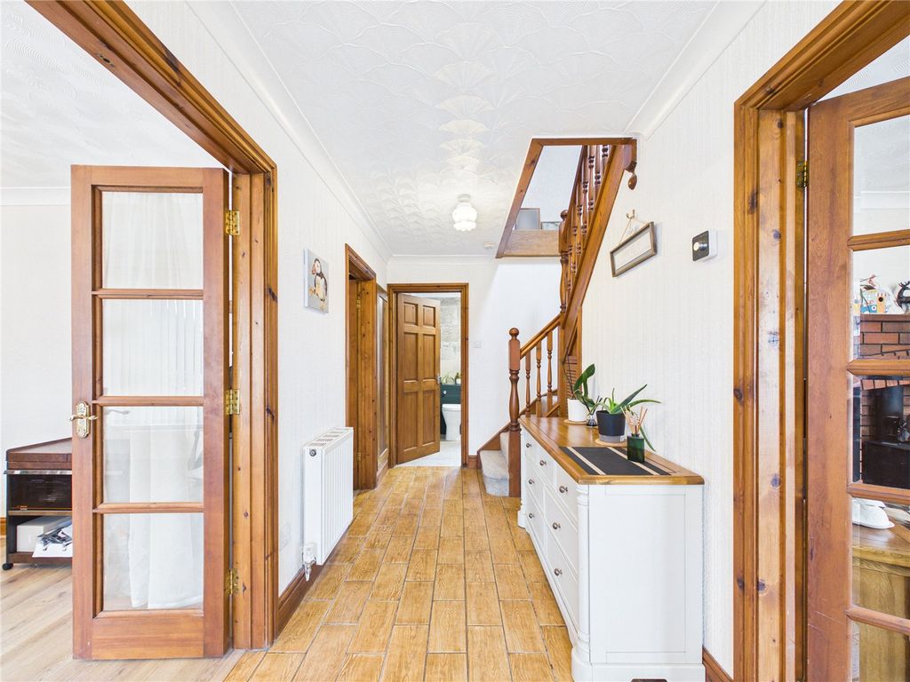 Property photo 2 of 33 Picture No. 67