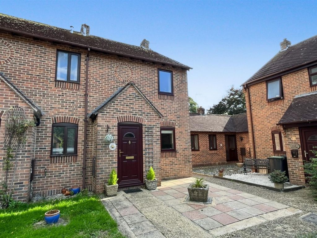 Property photo 1 of 8 Front Aspect.Jpg