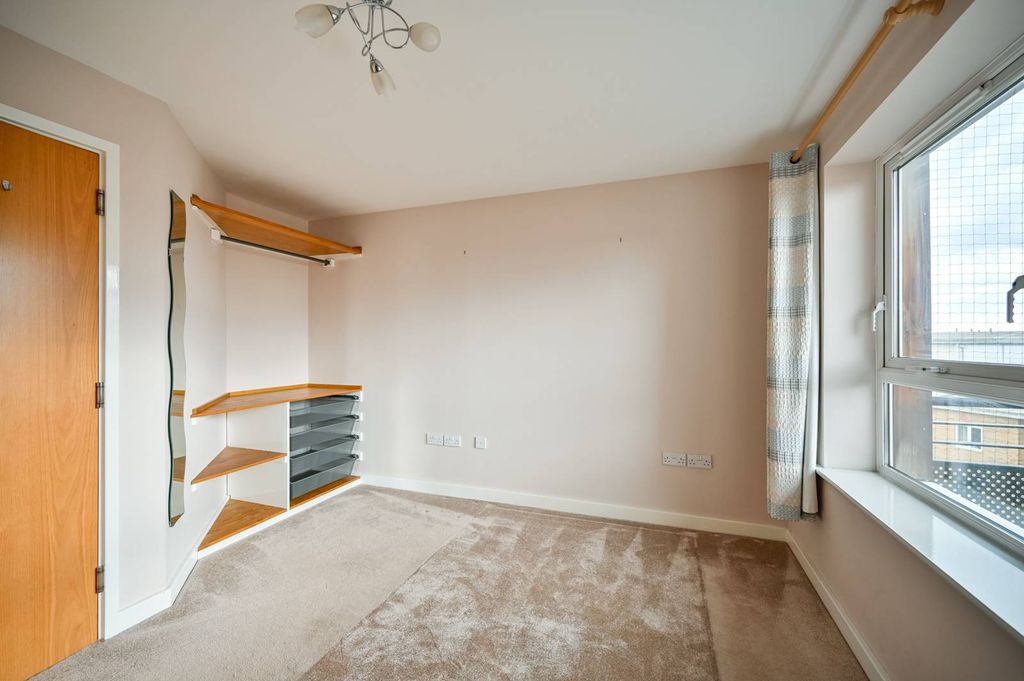 Property photo 3 of 8