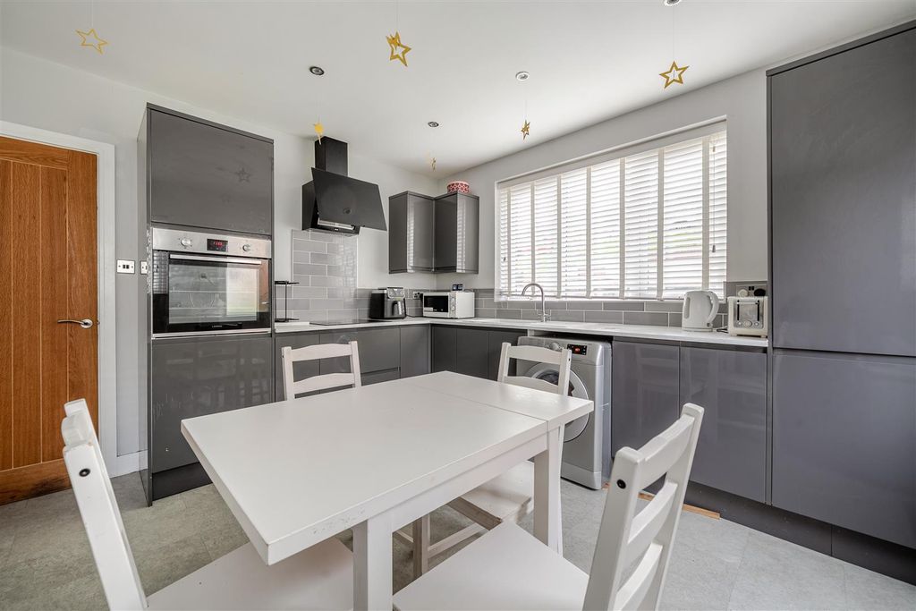 Property photo 2 of 18 Kitchen/Diner