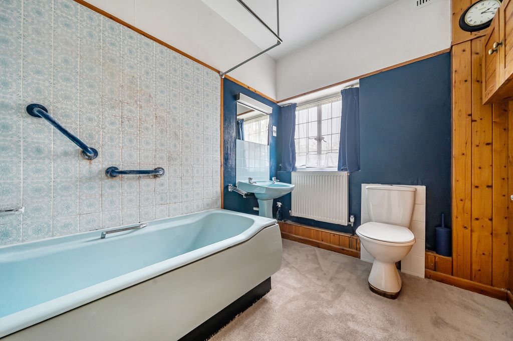 Additional image 11 of 5 bed detached house for saleCedar Road, Farnborough GU14