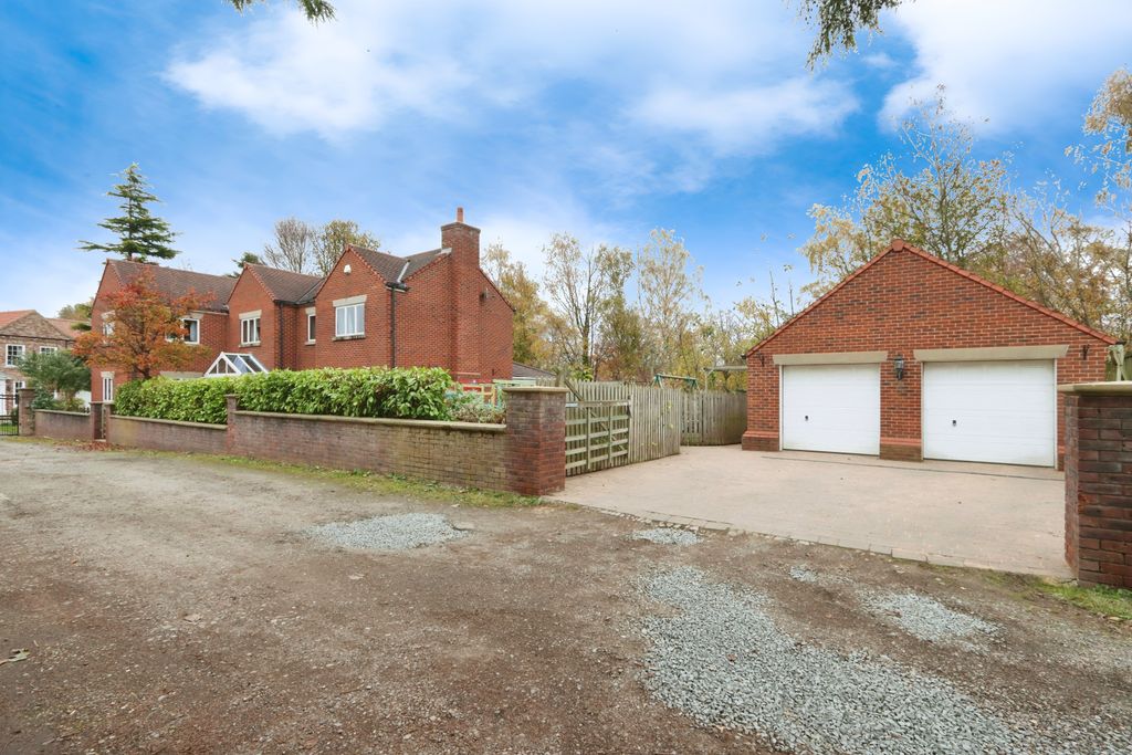 Property photo 1 of 24