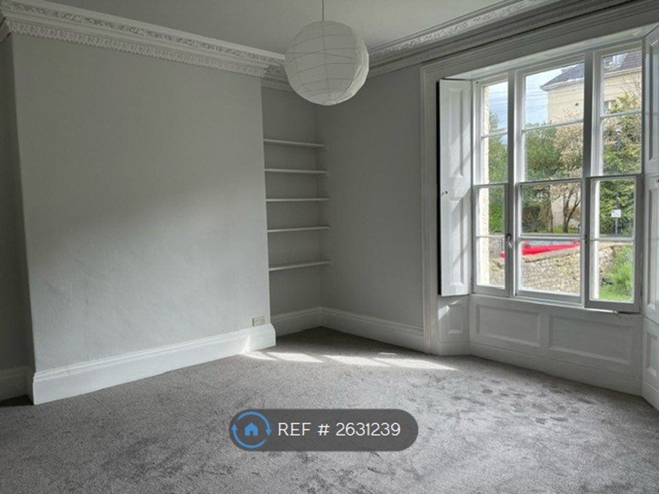 Property photo 3 of 10 Sitting Room