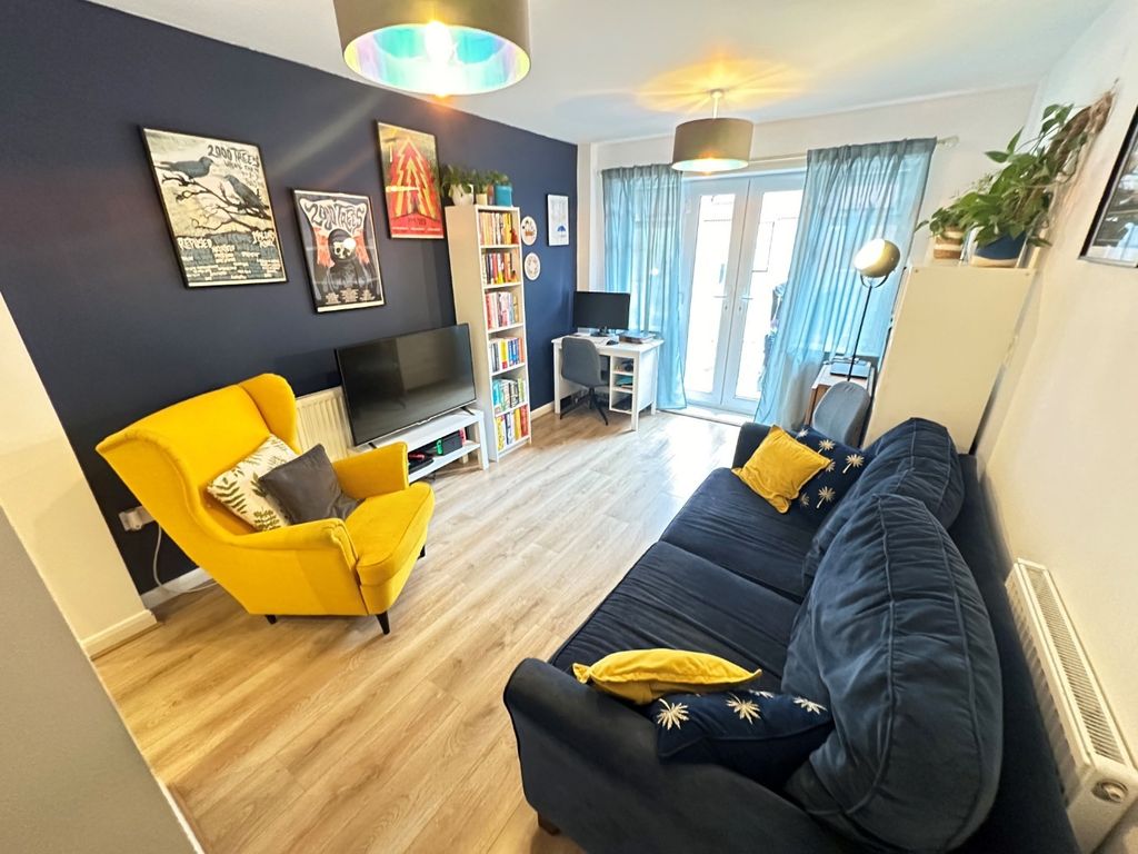 Property photo 2 of 5 4485063