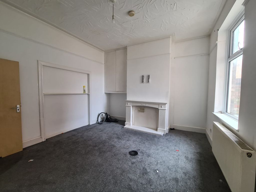 Property photo 3 of 6
