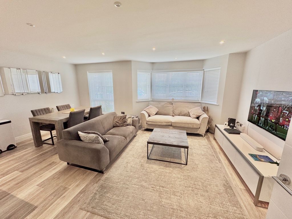 Property photo 1 of 2