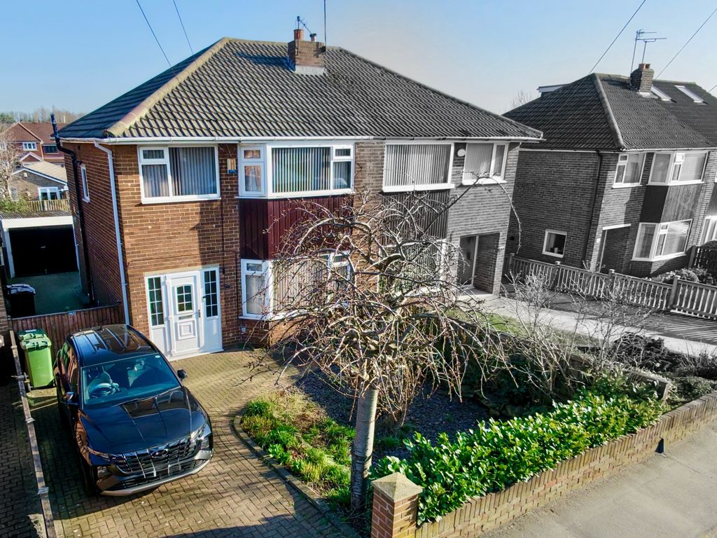 Property photo 1 of 18 External