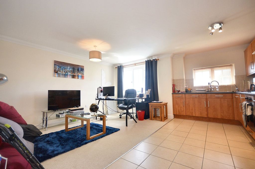 Property photo 2 of 6
