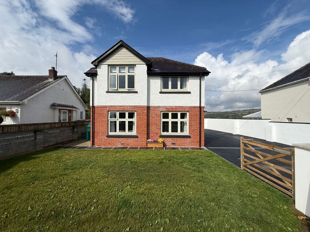 Property photo 2 of 50