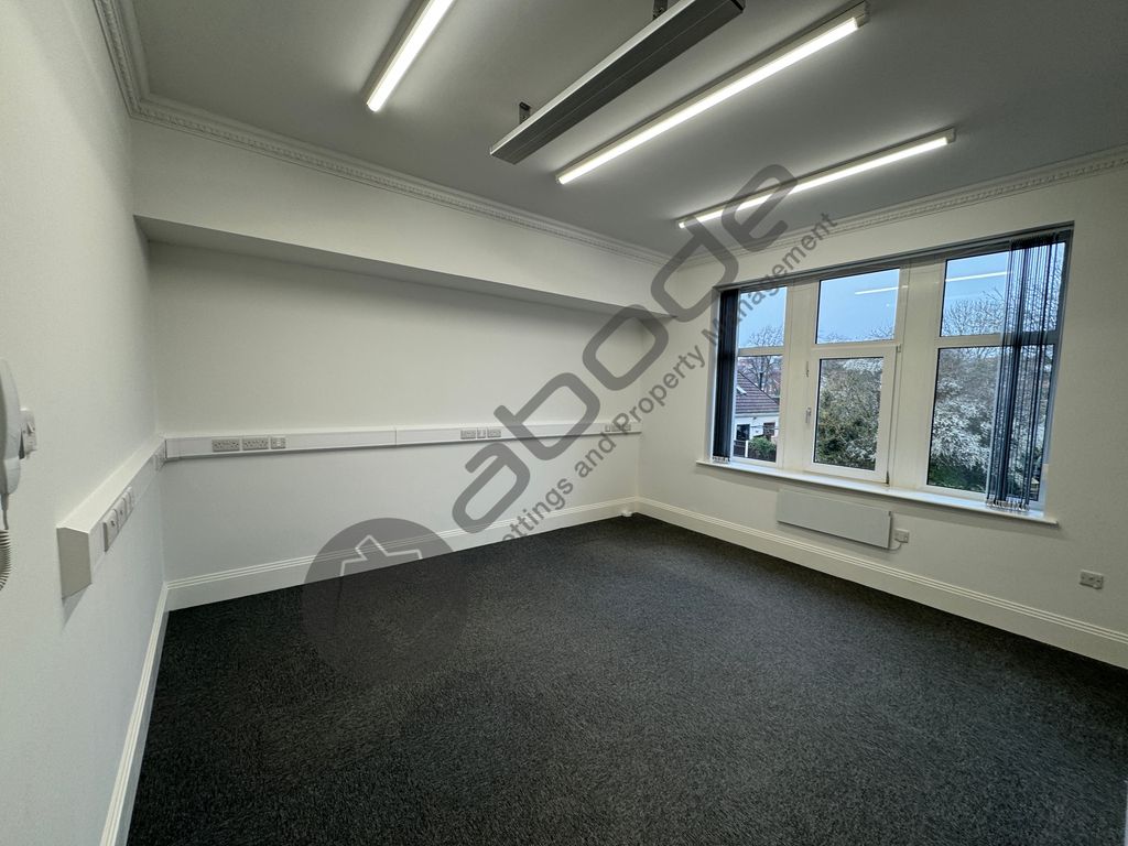 Property photo 3 of 7 Office 3