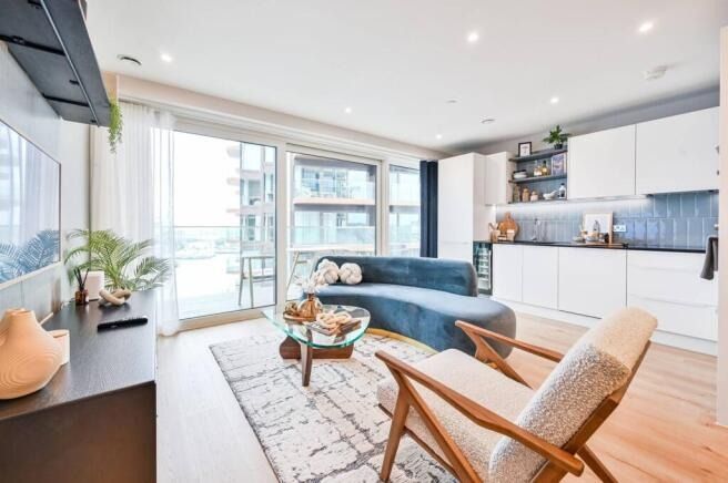 Property photo 2 of 13 4649381