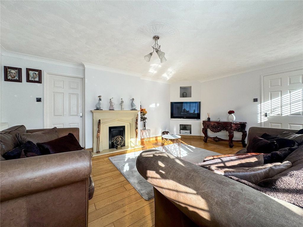 Property photo 2 of 26 Lounge