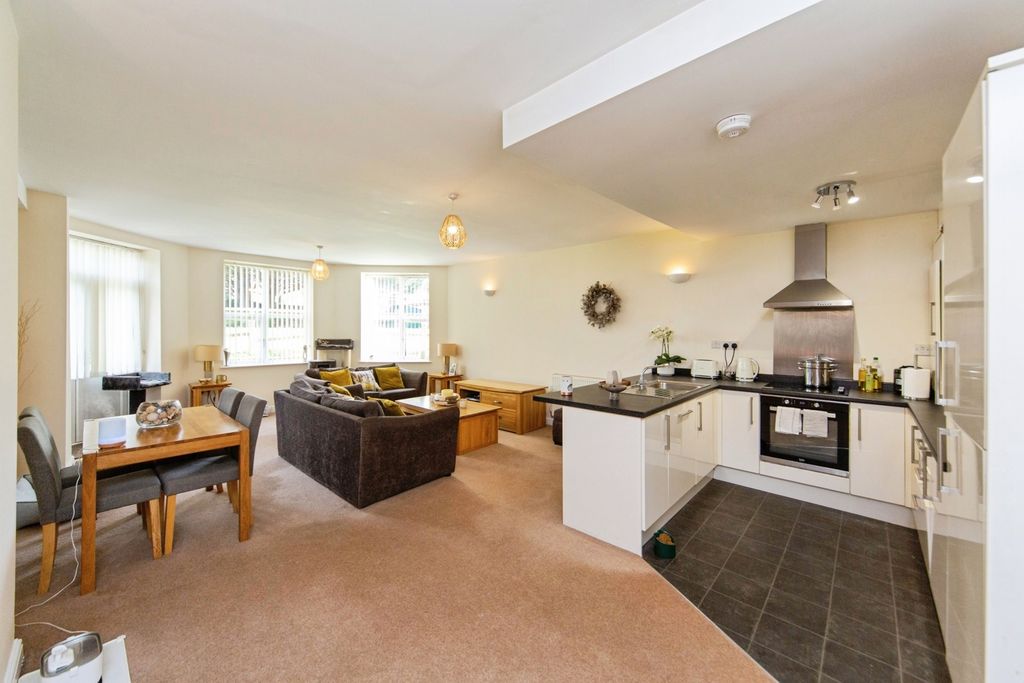 Property photo 3 of 10 Pbox-Img.Jpg