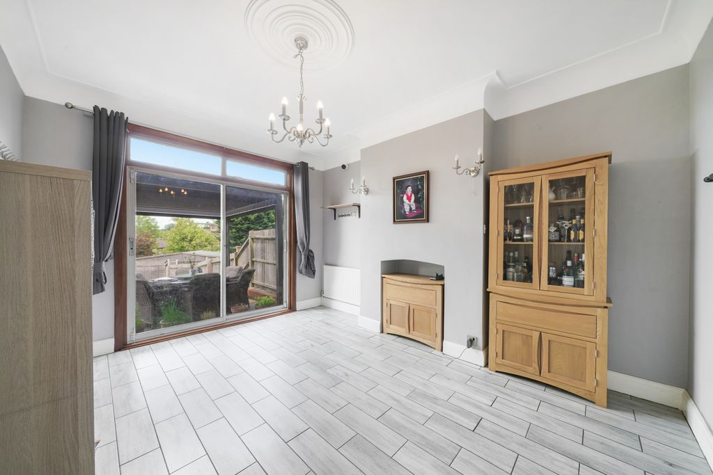 Property photo 3 of 20 Gallery