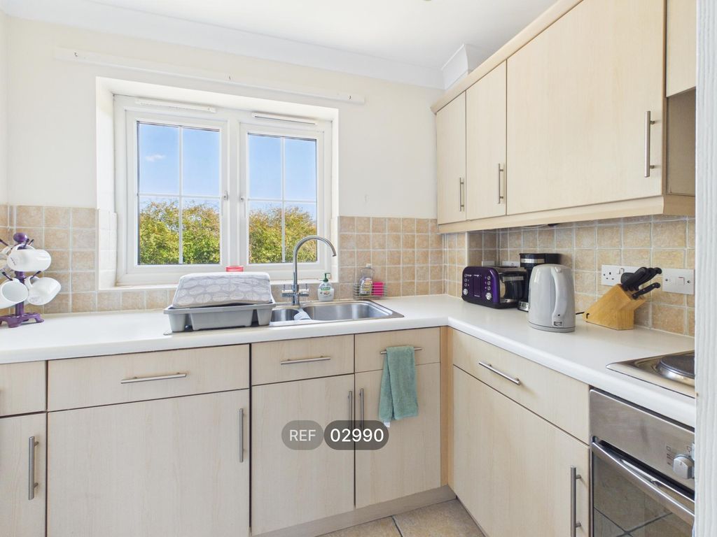 Property photo 2 of 5 Kitchen