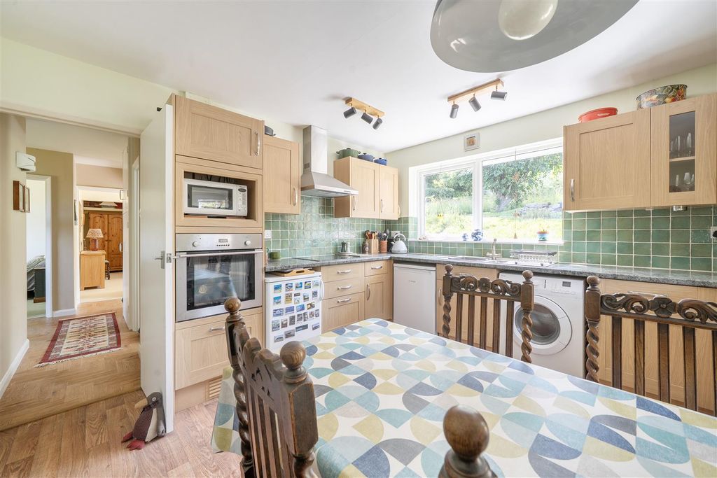 Property photo 3 of 17 Kitchen / Dining Room