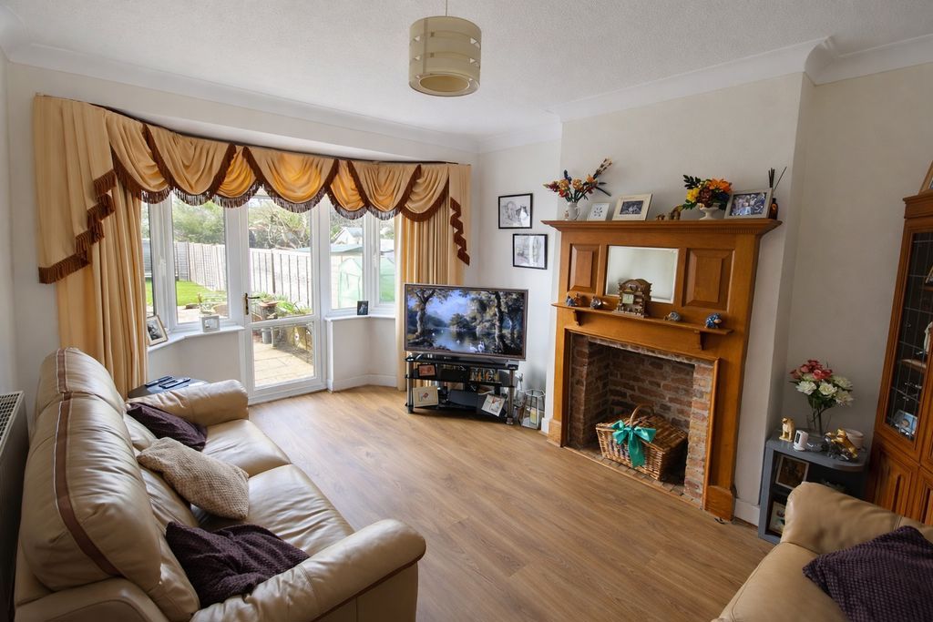 Property photo 2 of 10 Photo 4