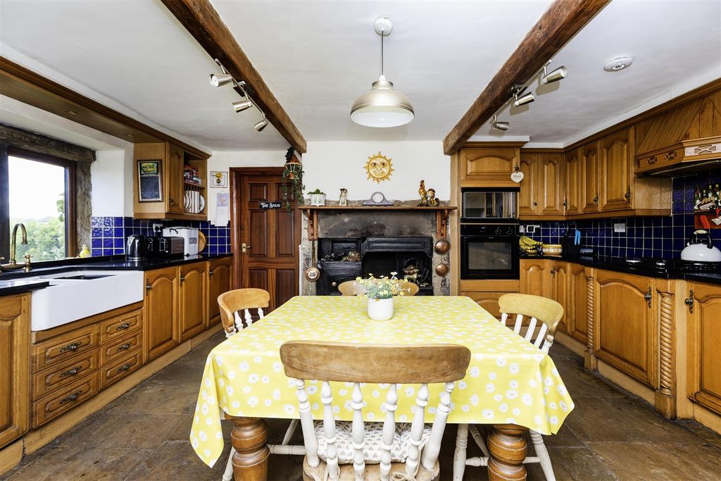 Property photo 2 of 45