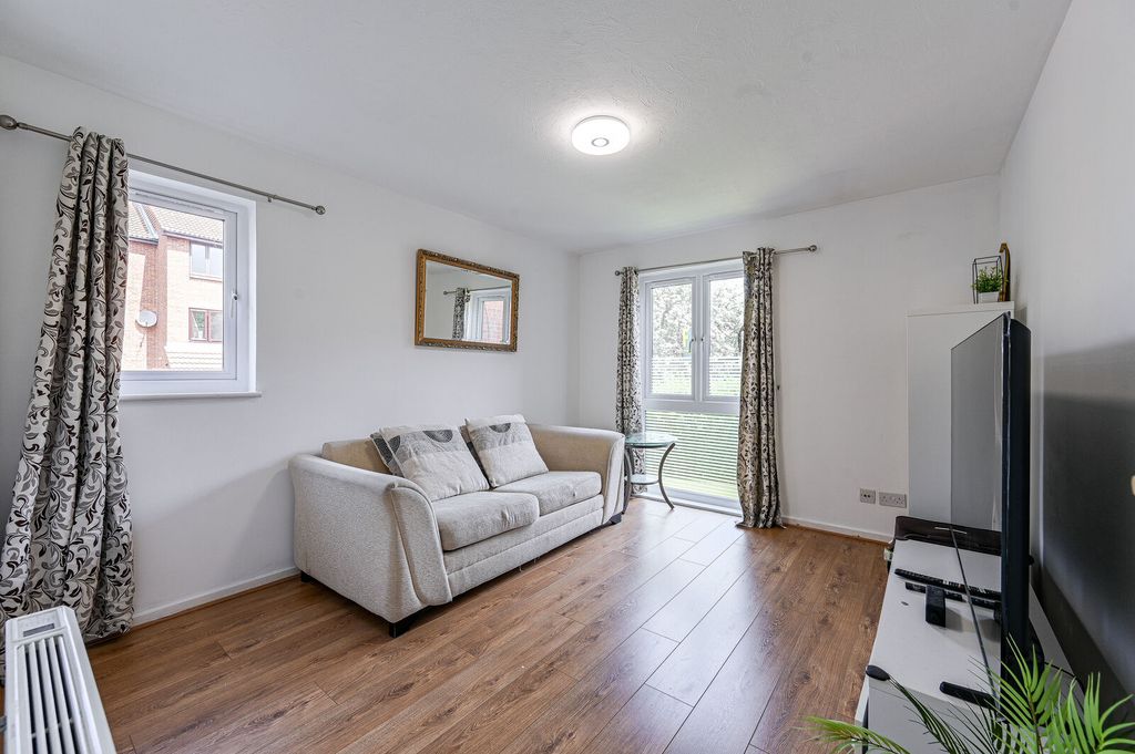 Property photo 2 of 12