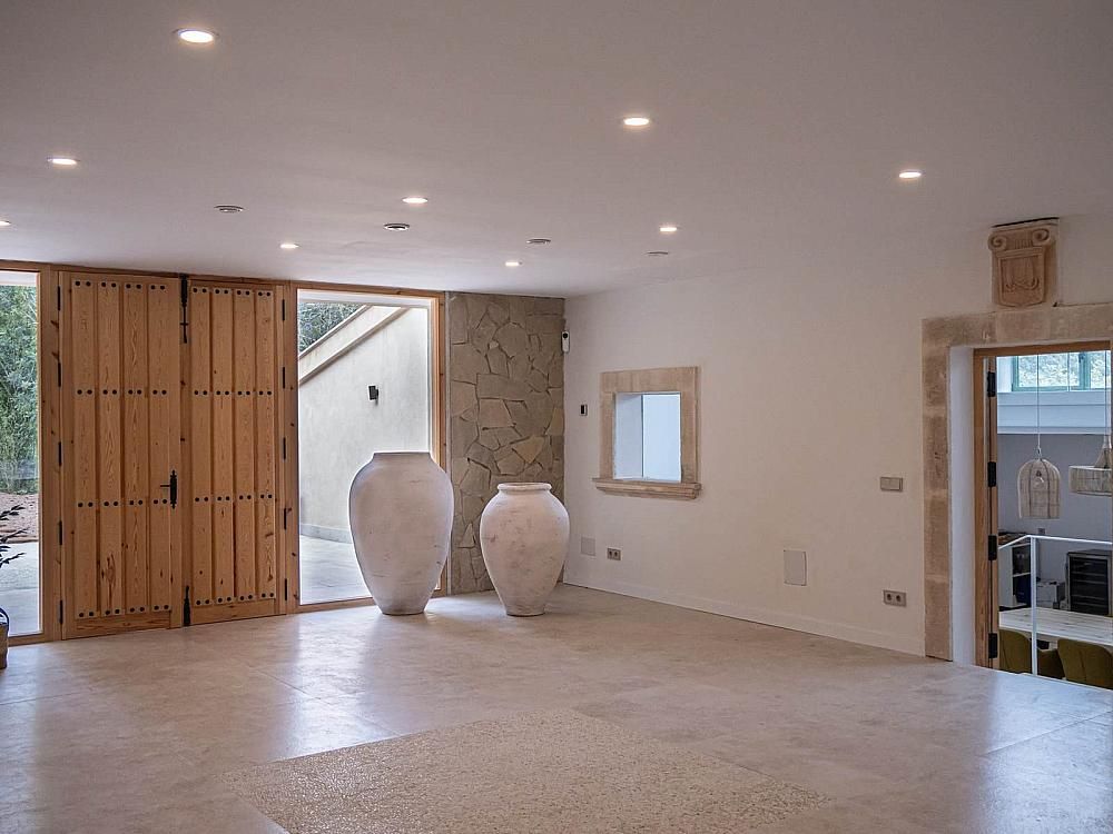 Property photo 3 of 34