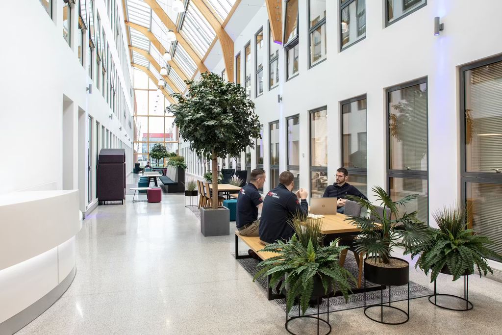 Property photo 3 of 11 Breakout Space