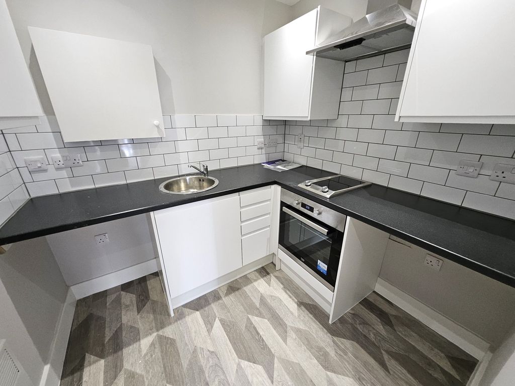 Property photo 1 of 3