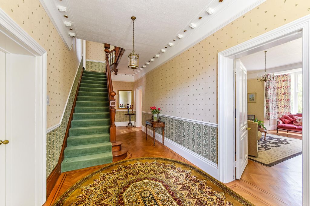 Property photo 2 of 38