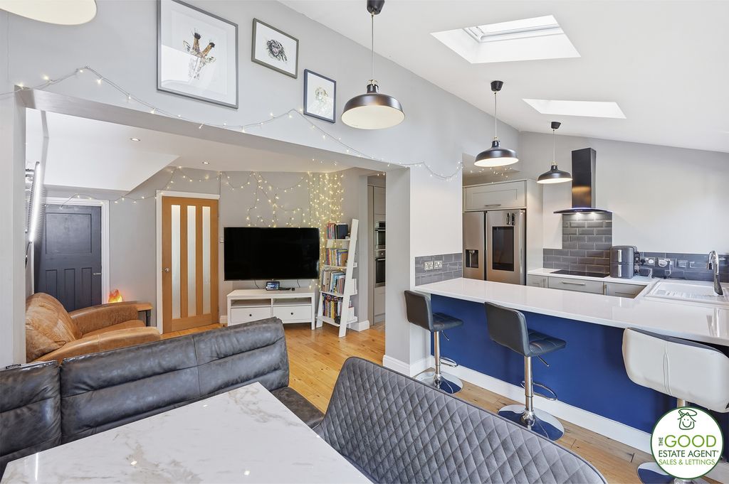 Property photo 3 of 36