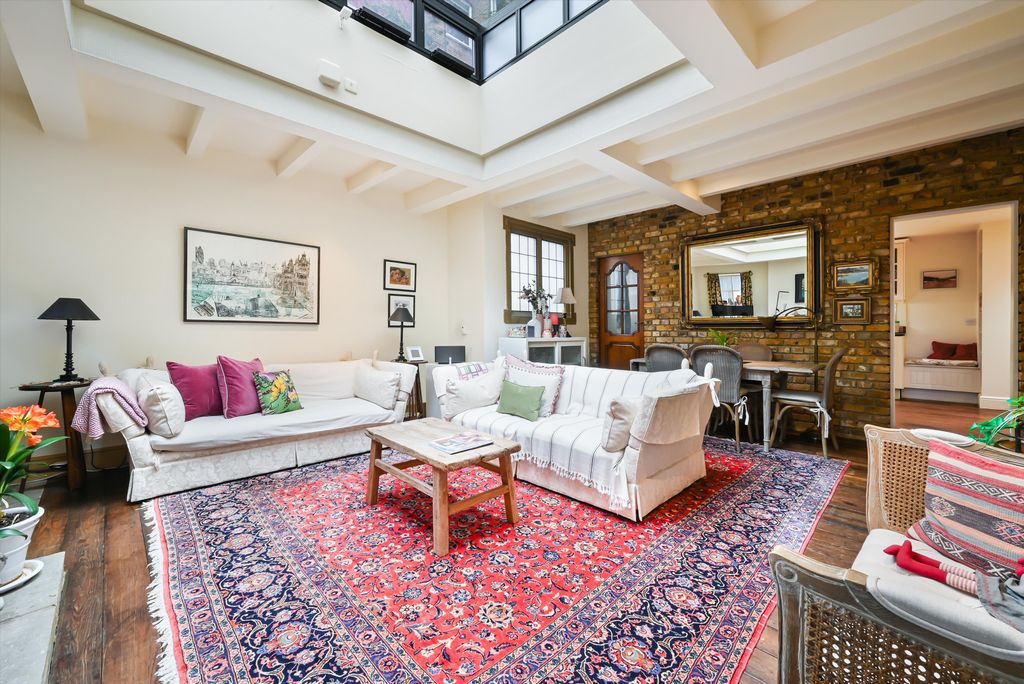 Property photo 3 of 11 Image