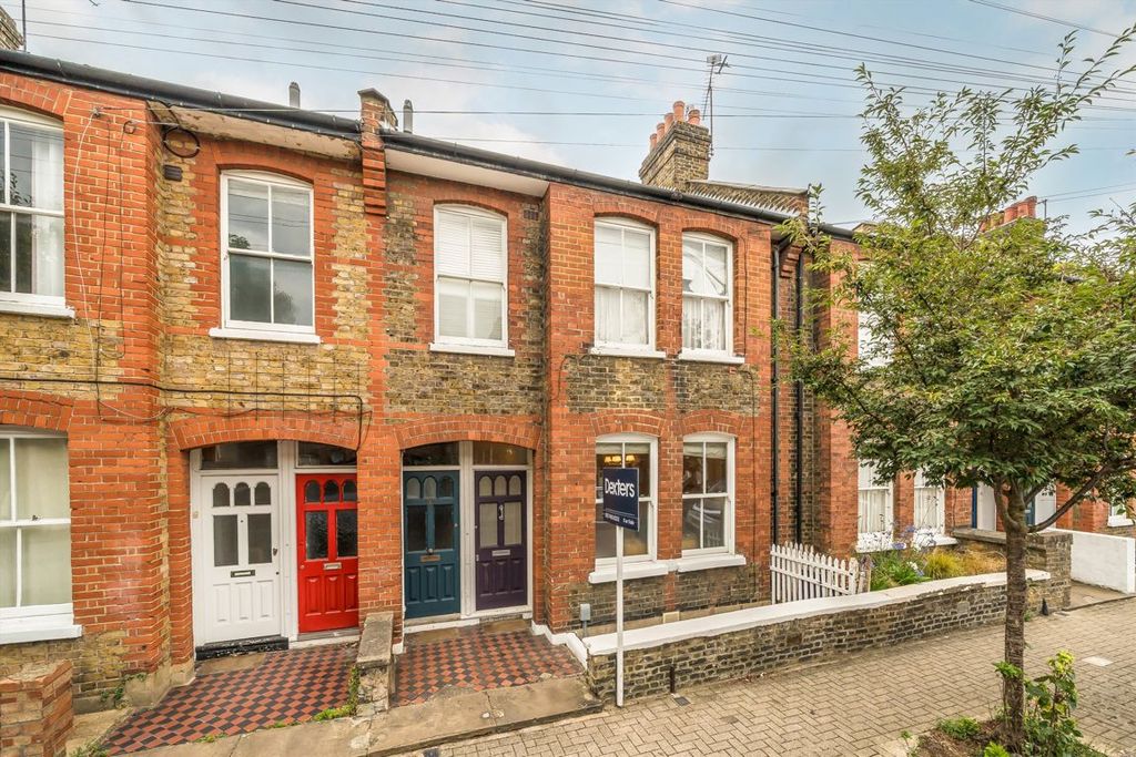 Property photo 1 of 8
