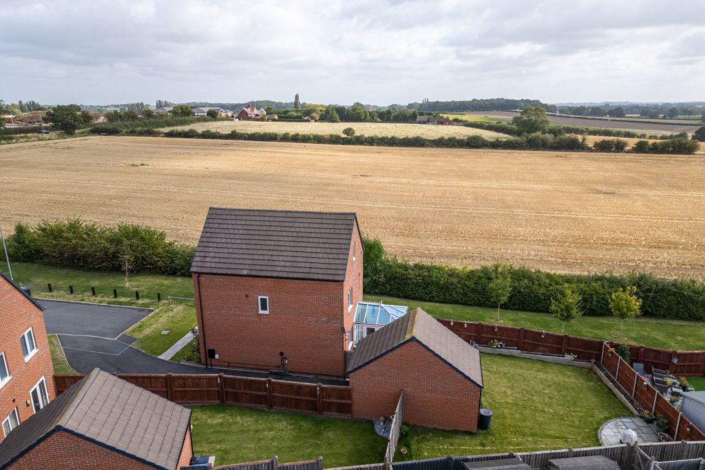 Property photo 3 of 53