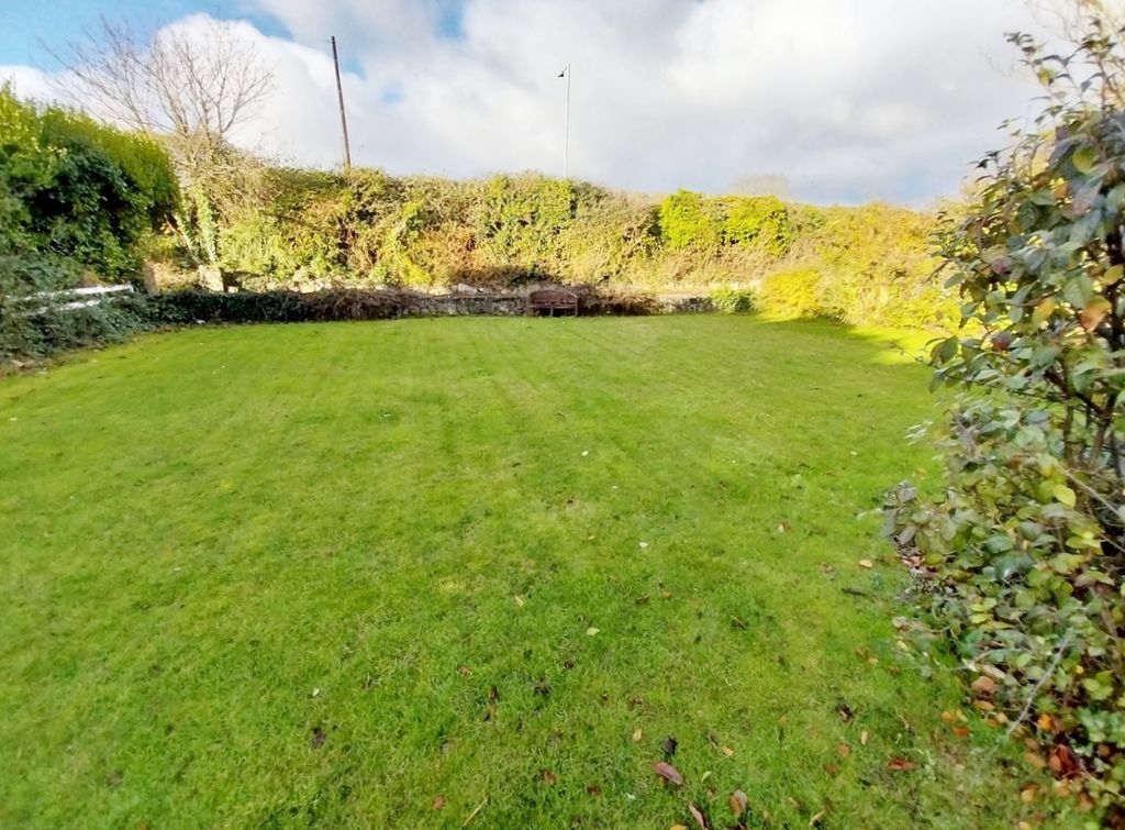 Property photo 2 of 31