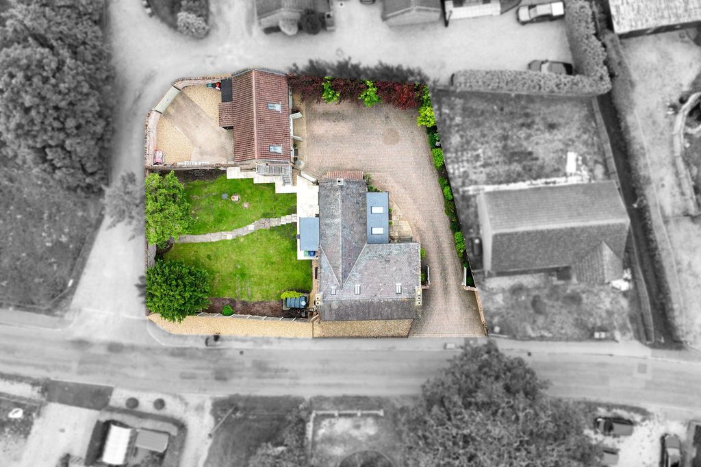 Property photo 2 of 70