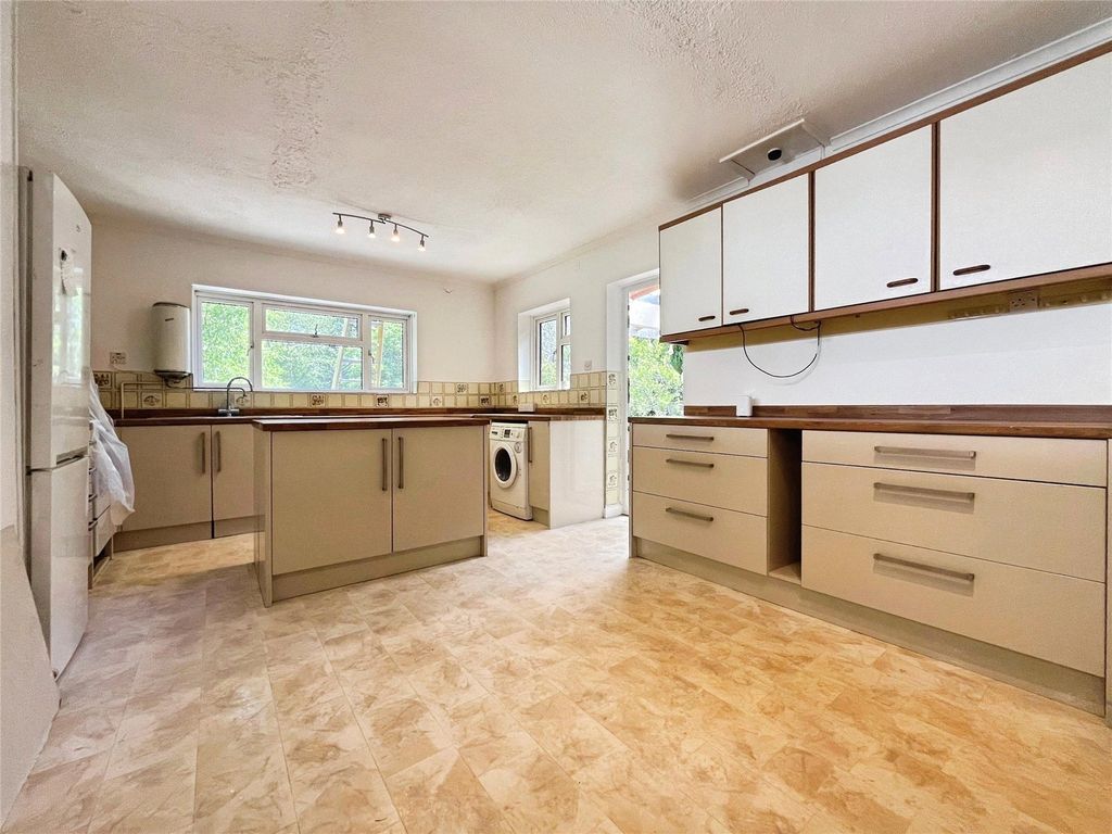 Property photo 3 of 13 Kitchen