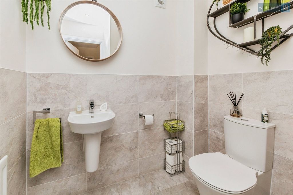 Property photo 3 of 23 Picture No. 14