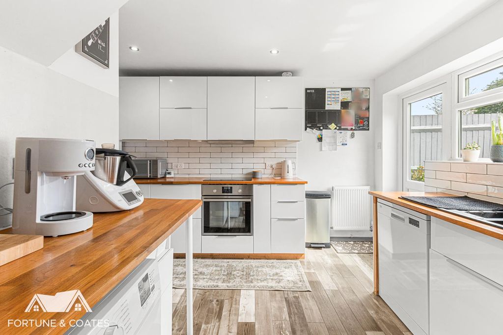 Property photo 3 of 22 Ramgorse_25.Jpg