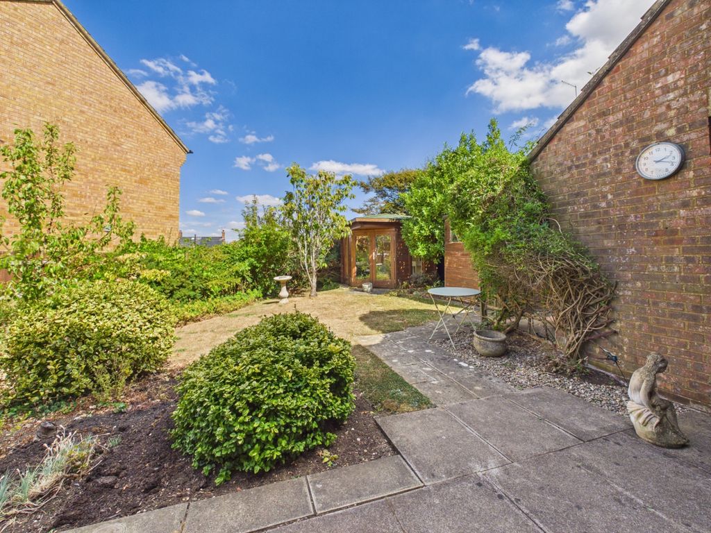 Property photo 2 of 15 The Leys